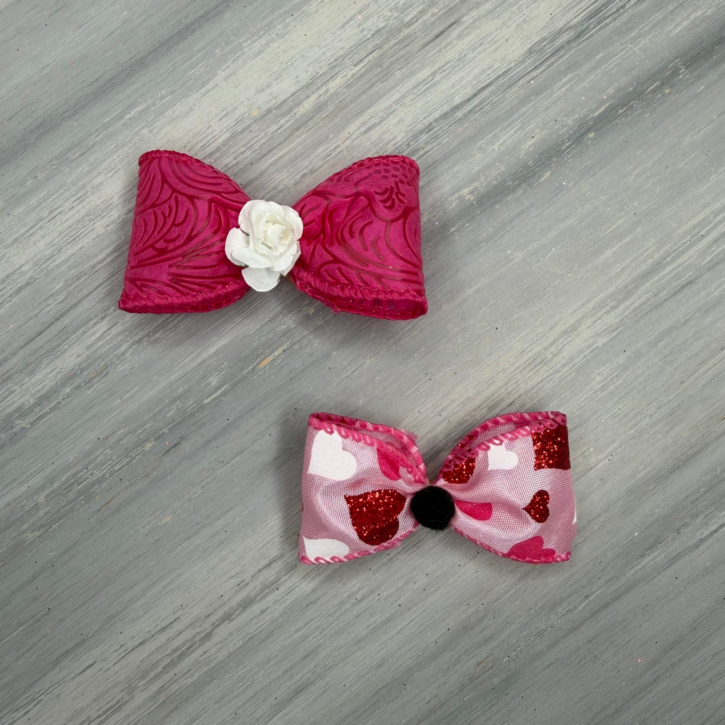 Sweetheart Kisses - Classic - 8 Medium Bows