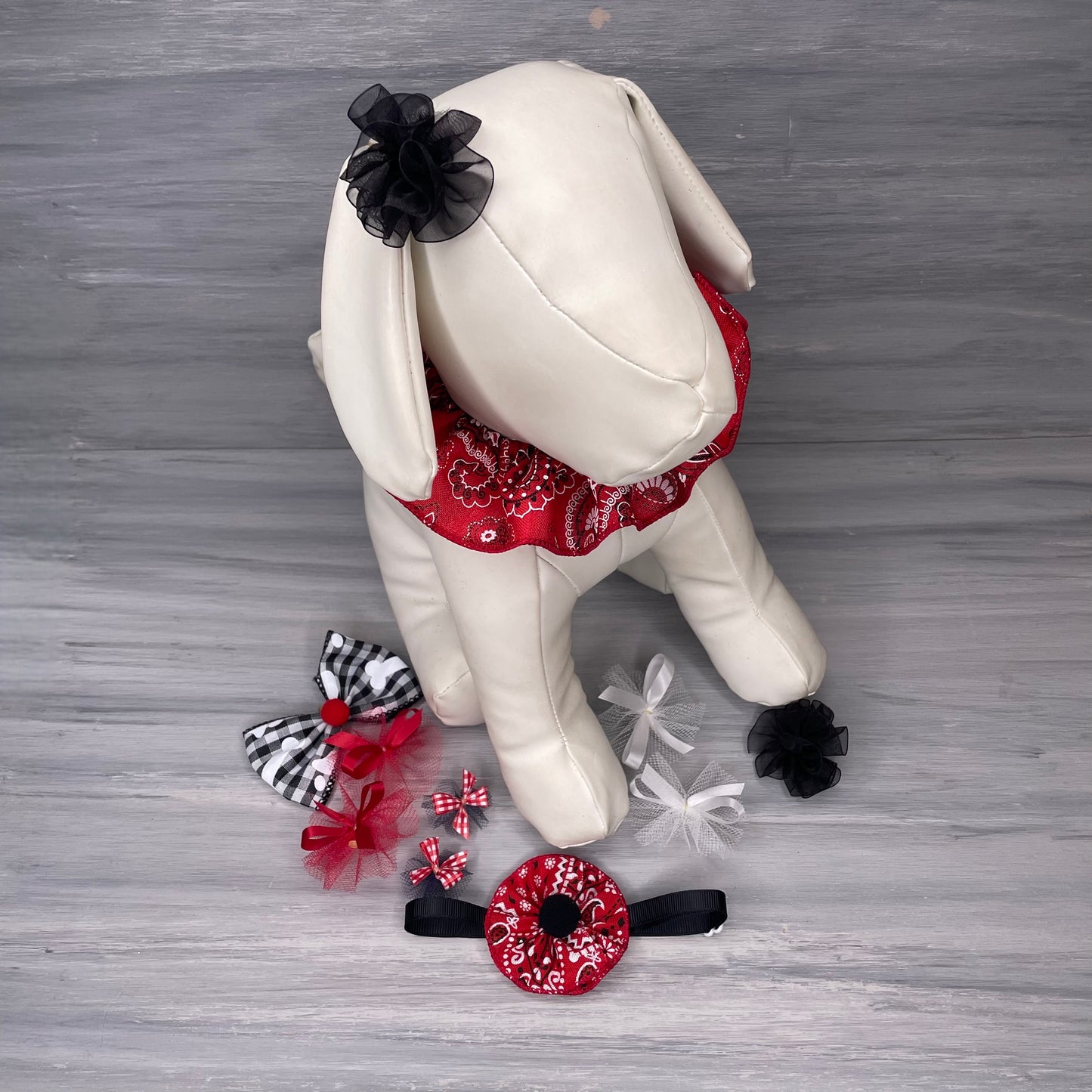 Red, White & Black Collection - Small - 11 Piece Assortment