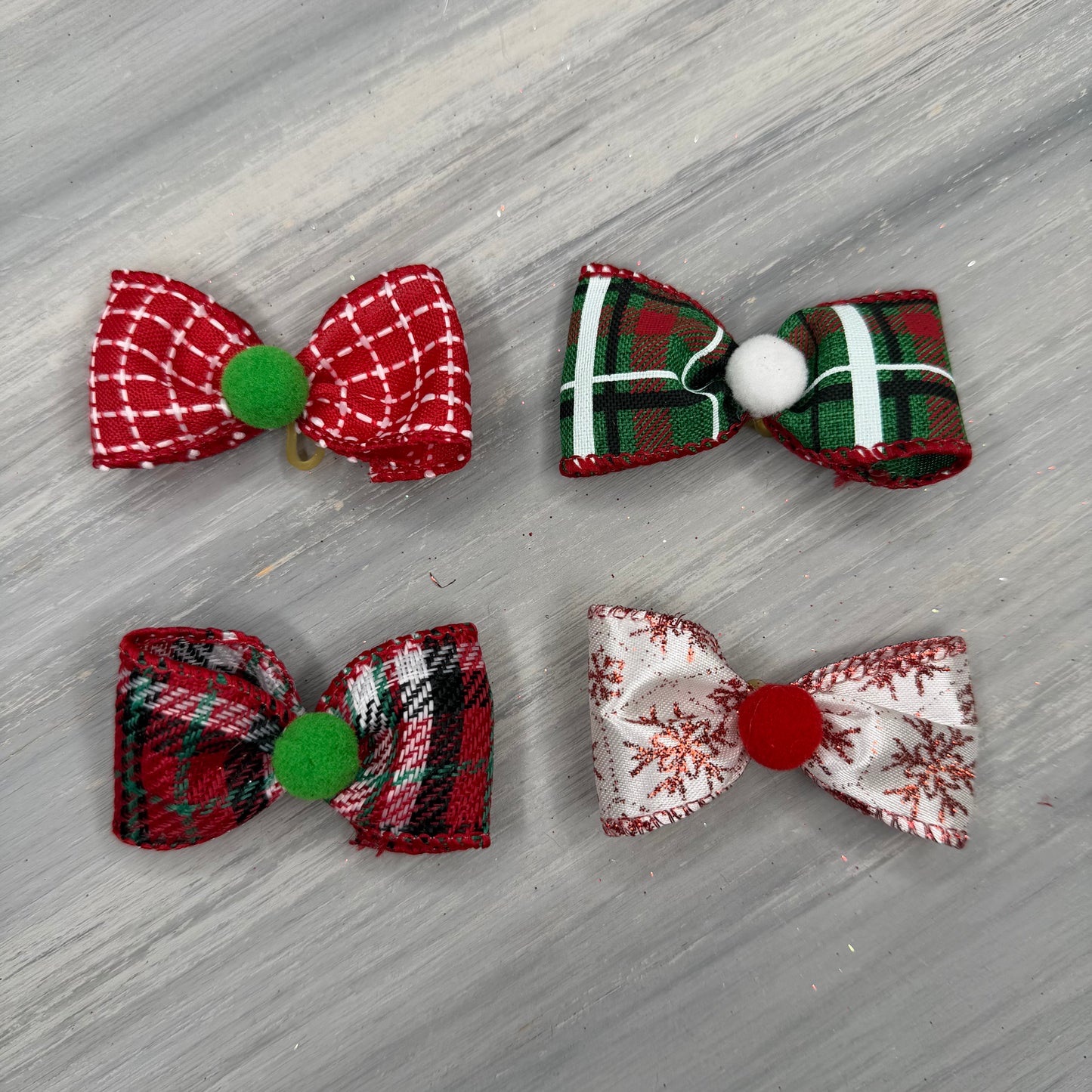 Deck the Halls - Classic - 8 Medium Bows