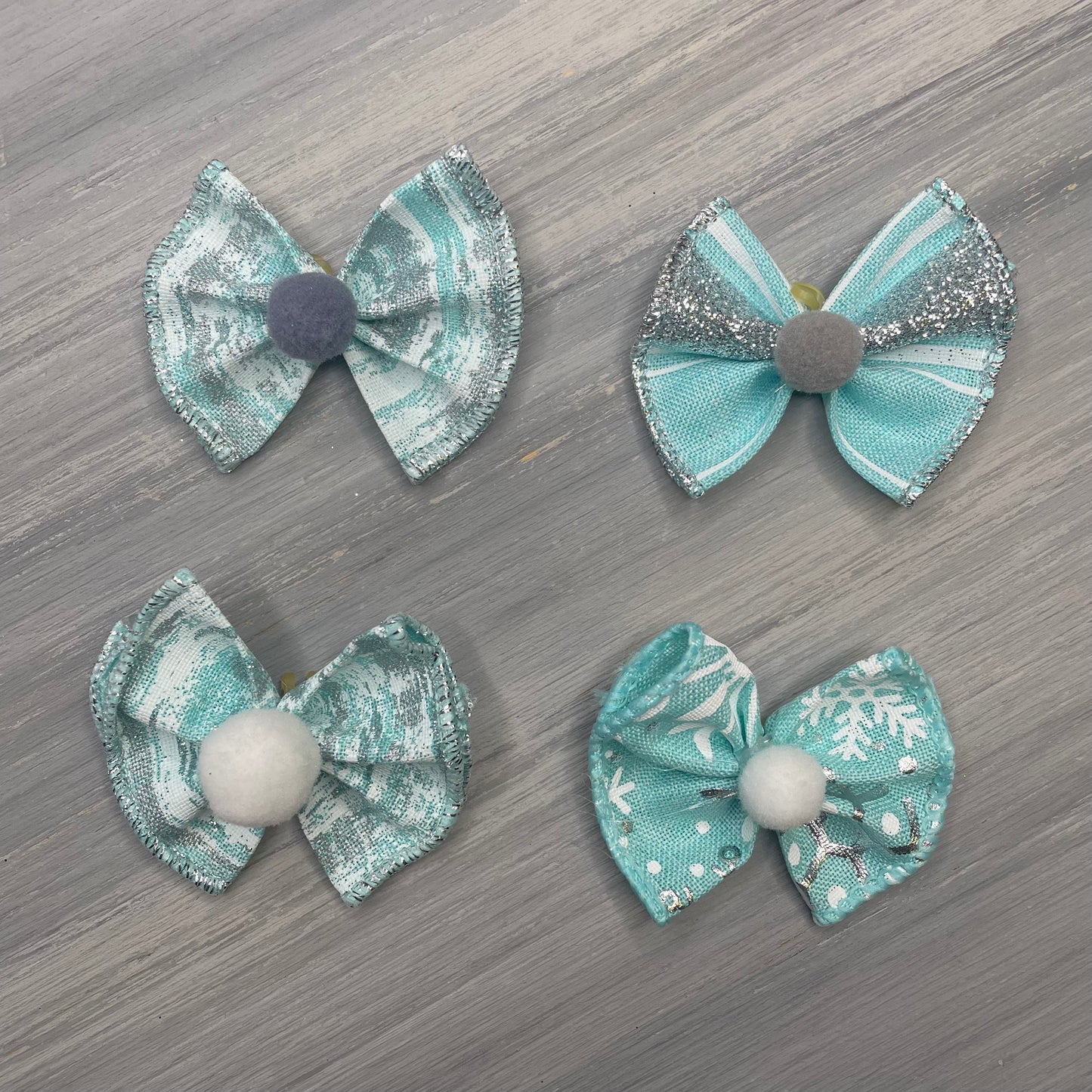 Icicle Shimmer - Topsy Turvy - 12 Medium Bows