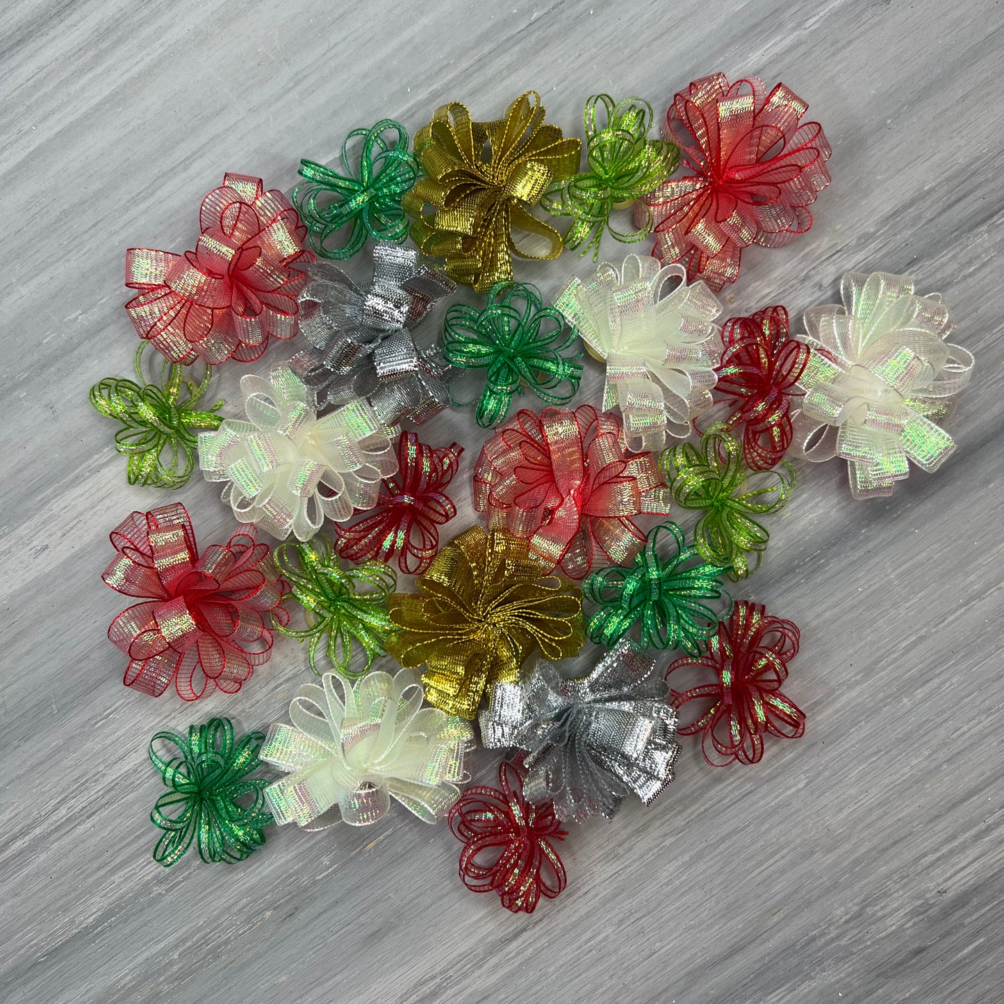 Christmas - Pixie & Puff Collection - 24 Medium Bows