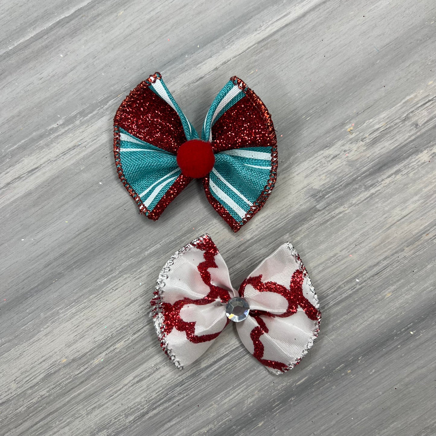 Deck the Halls - Topsy Turvy - 6 Medium Bows