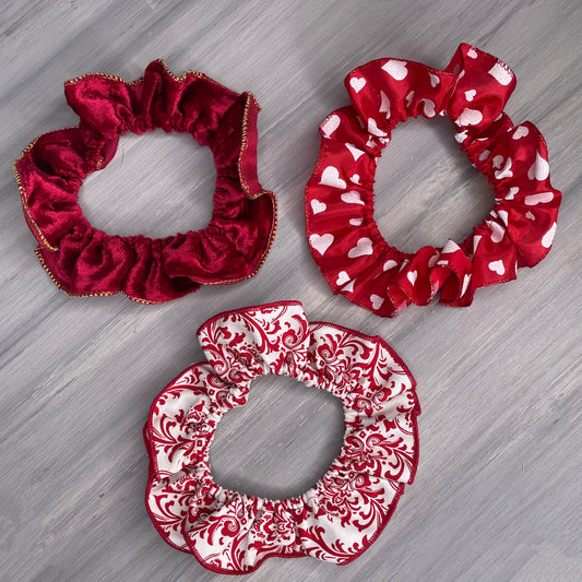 Endless Love - 3 Fancy Frills - Medium