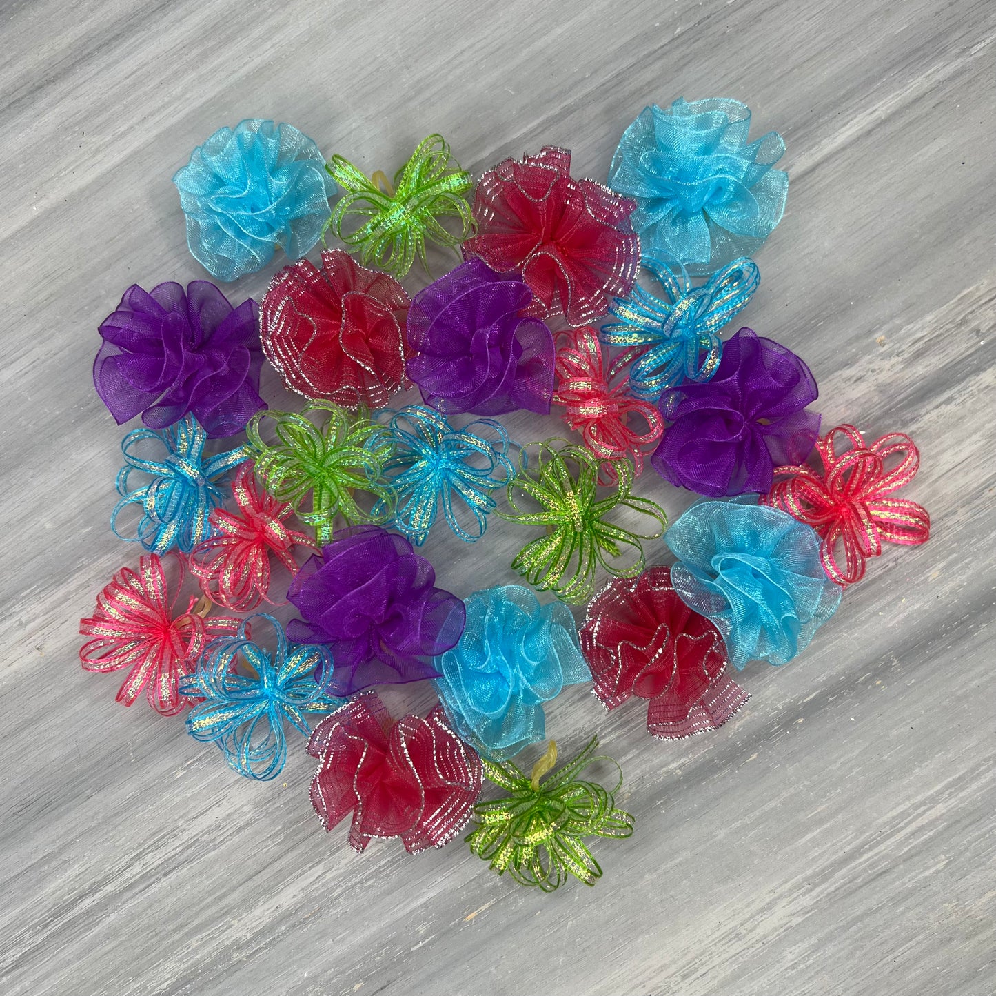 Bright - Pixie and Puff - 24 Medium Bows