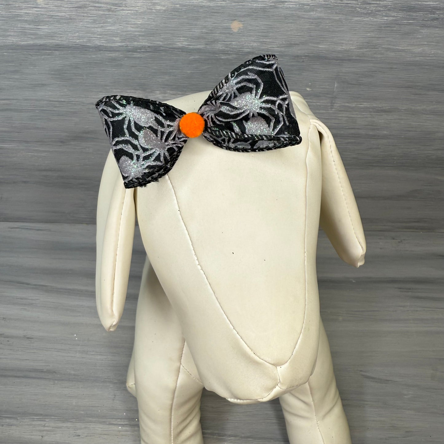 Creepy Crawlies - Classic - 8 Medium Bows