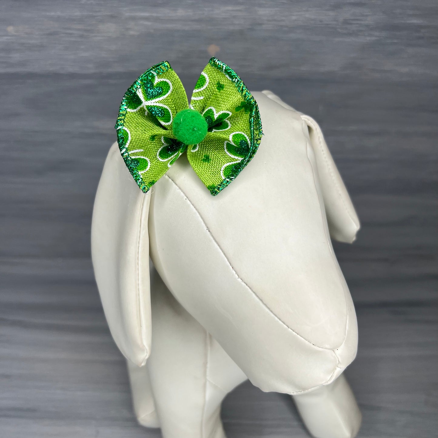 Shamrock - St. Patrick - Topsy Turvy - 12 Medium Bows