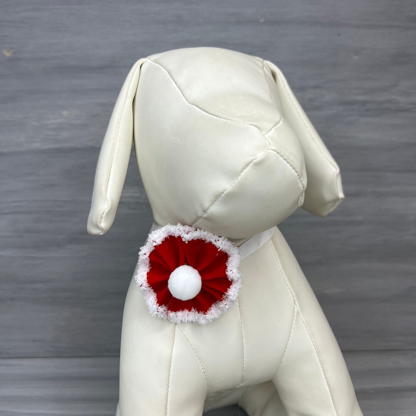 Santa - 9 Ruffled Pom Neckwear