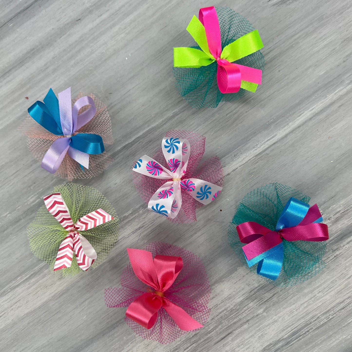 Santa's Sweet Shop - 30 Medium Tulle Bows