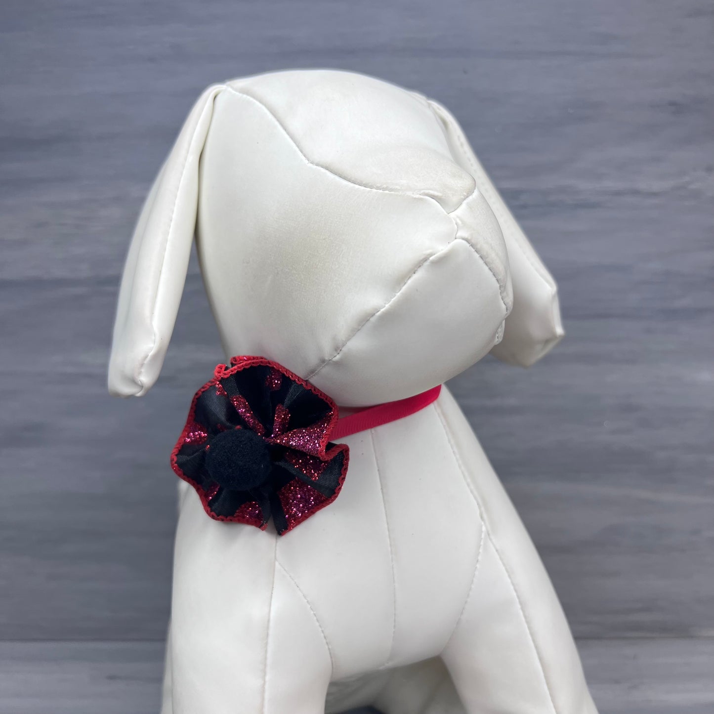 Puppy Love - 9 Ruffled Pom Neckwear