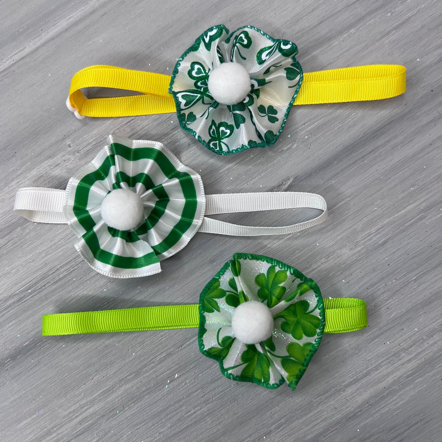 St. Patrick - 9 Ruffled Pom Neckwear