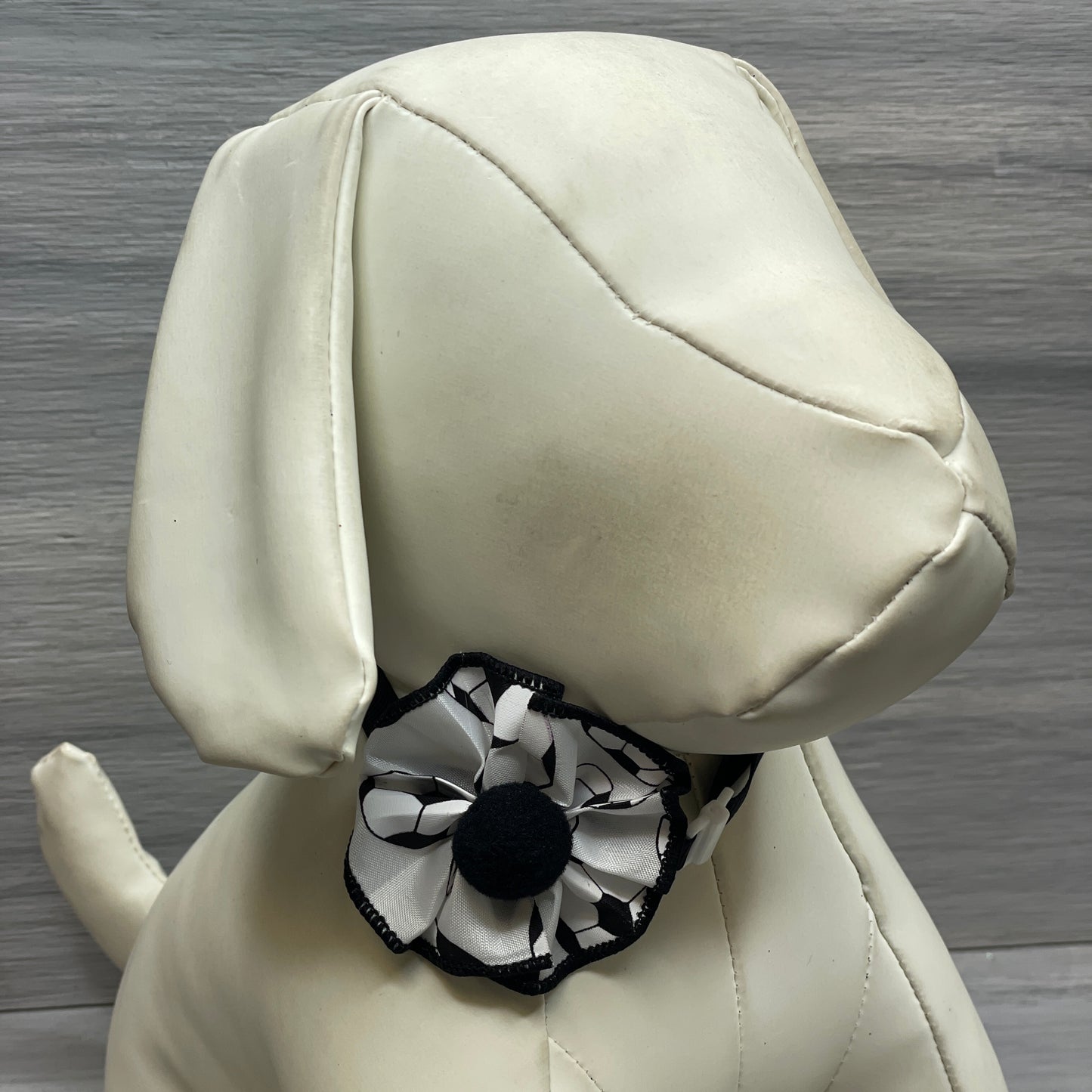 Soccer Dog - 9 Ruffled Pom Neckwear