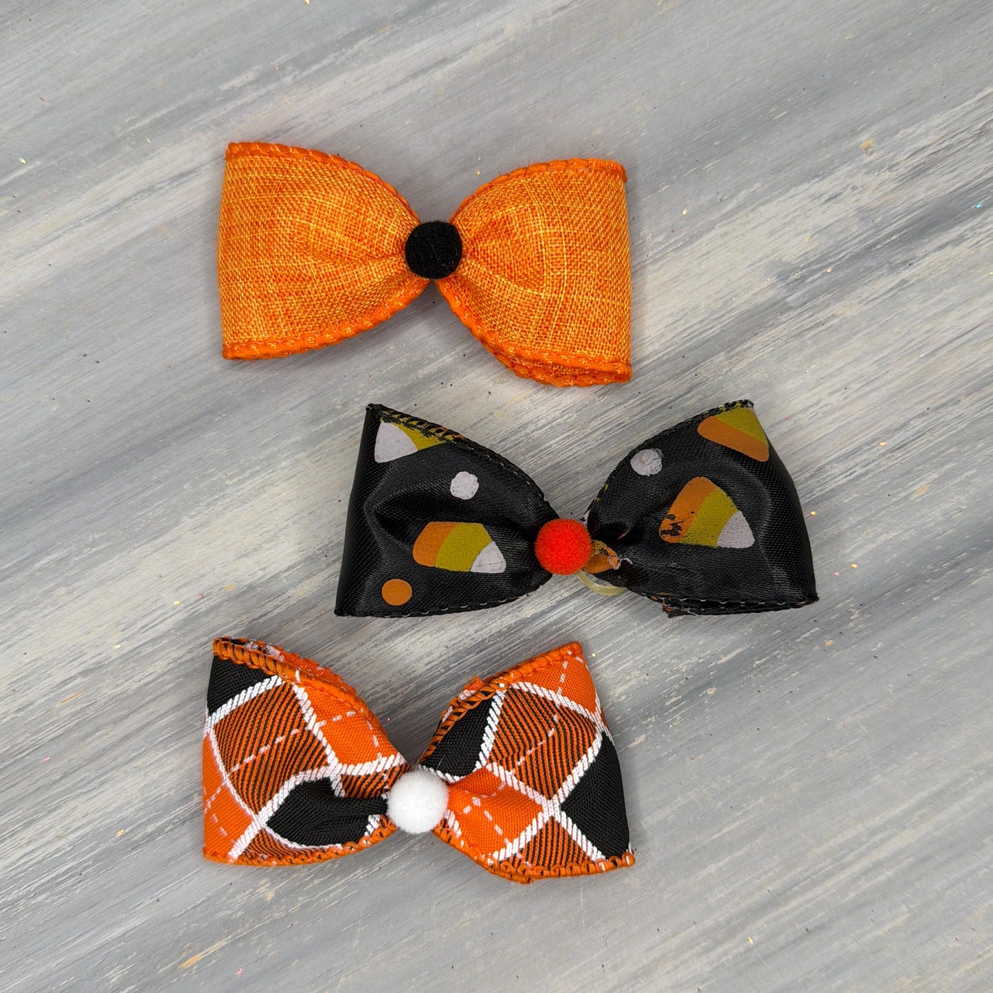 Candy Corn - Classic - 8 Medium Bows