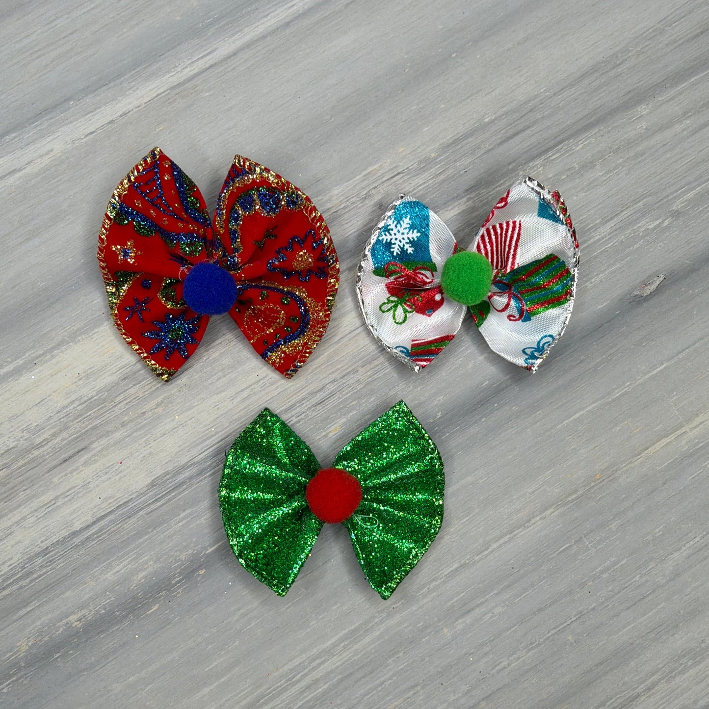 Classic Christmas - Topsy Turvy - 12 Medium Bows