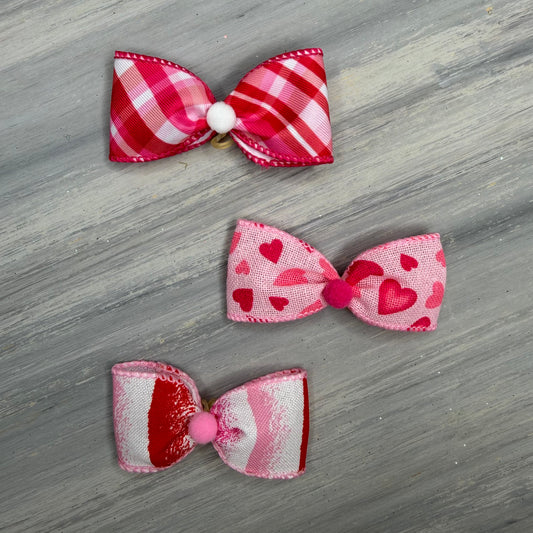 Hearts & Hugs - Classic - 8 Medium Bows