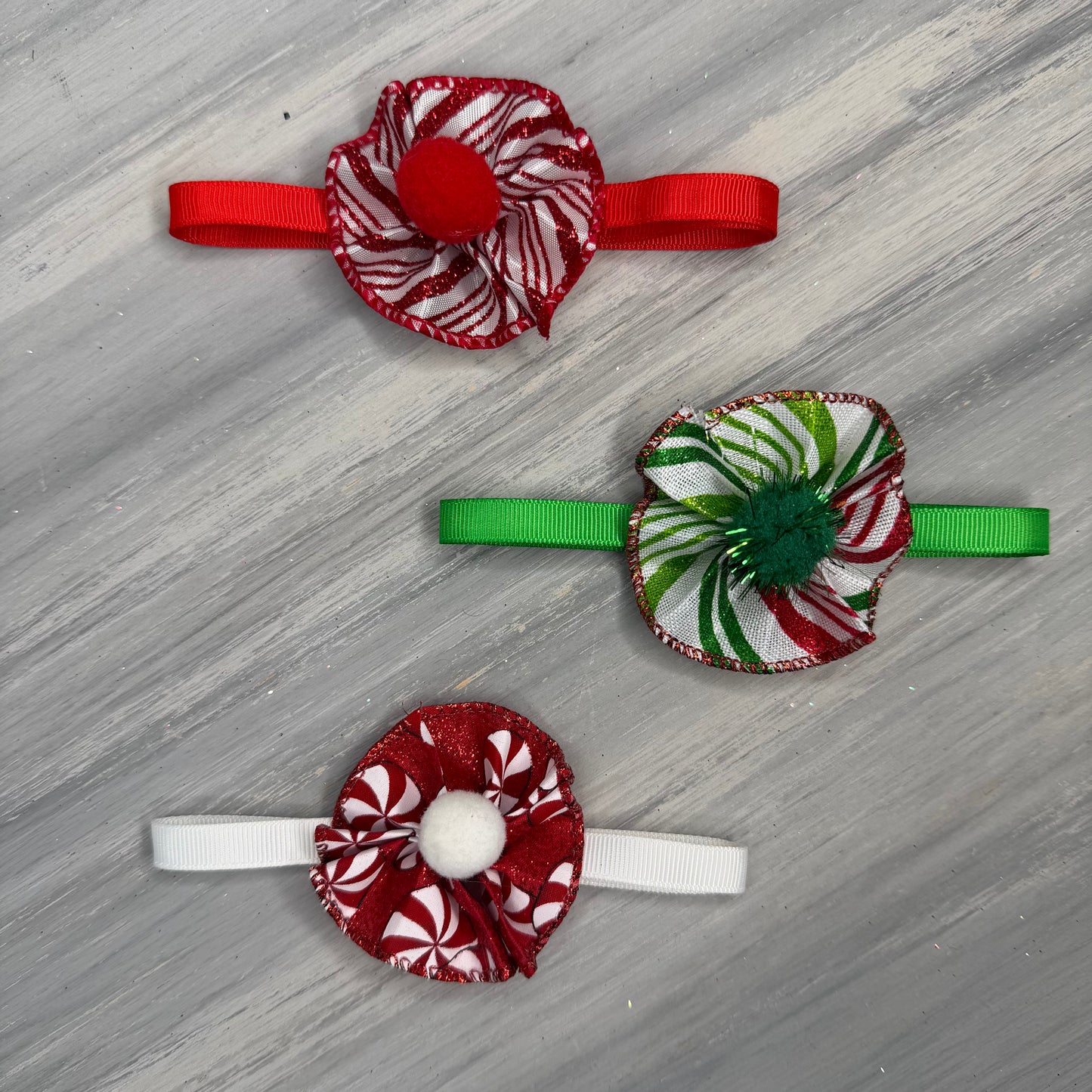 Peppermint Swirl - 9 Ruffled Pom Neckwear