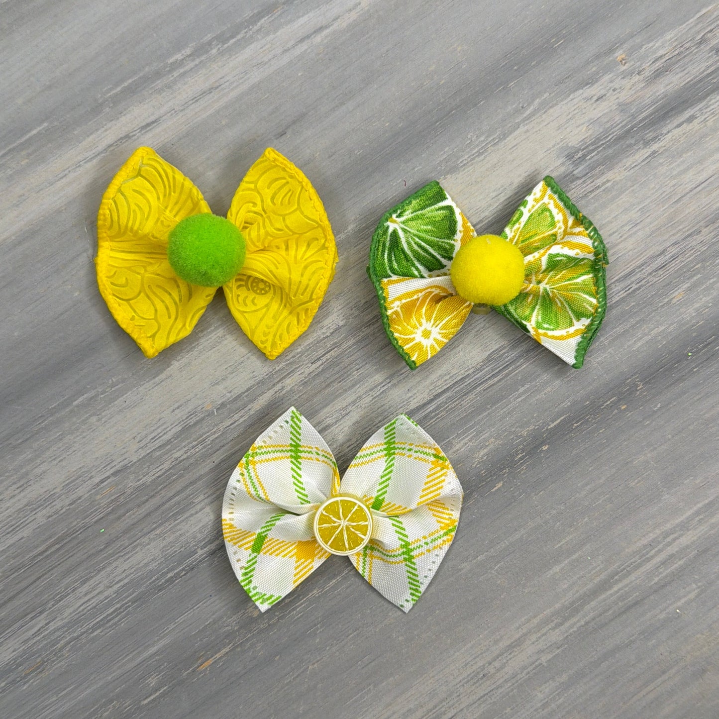 Pucker Up - Topsy Turvy  - 12 Medium Bows