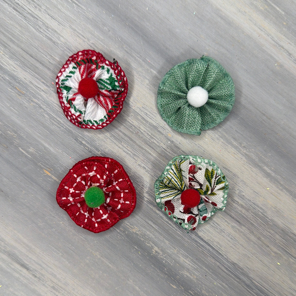 Classic Christmas - Tiny Tedi Bows - 24 Tiny Bows