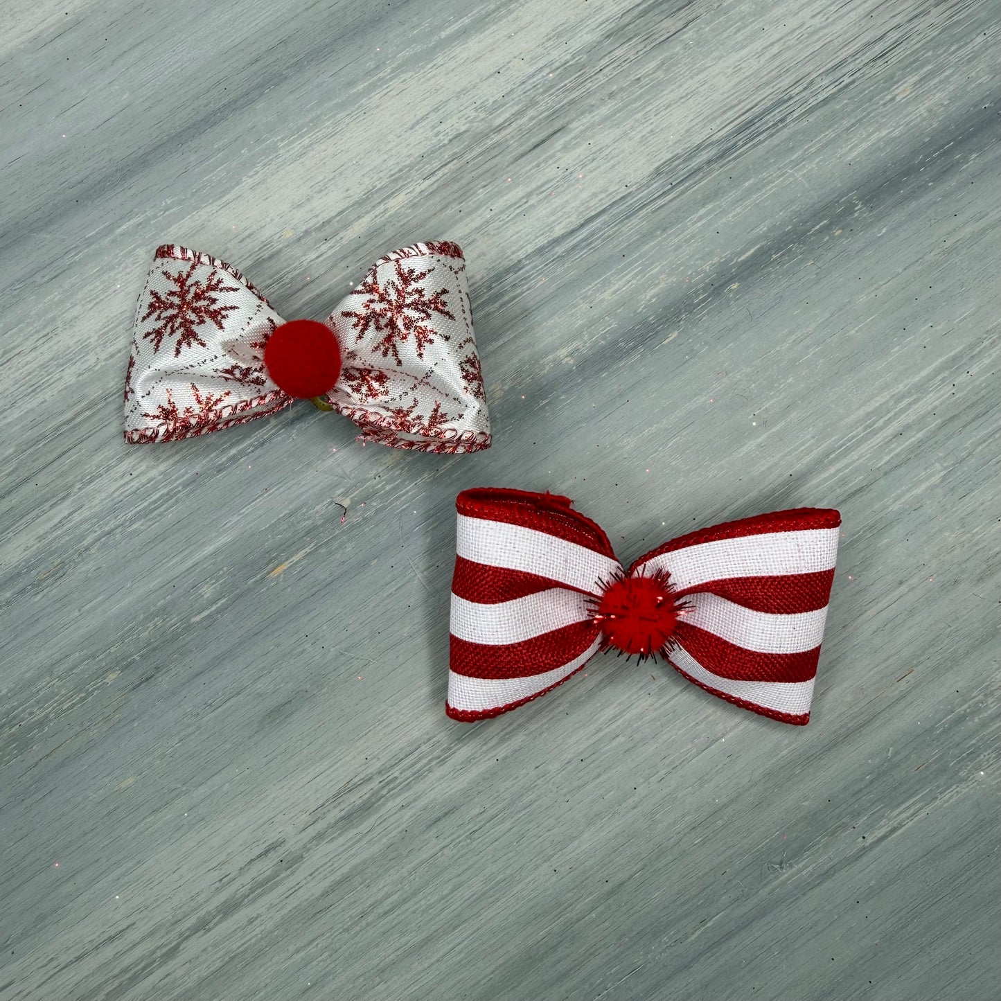 Snowflakes & Stripes - Classic - 8 Medium Bows