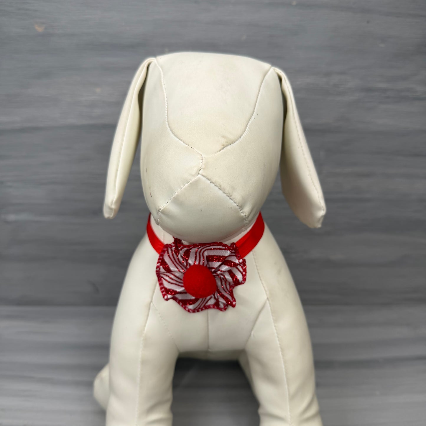 Peppermint Swirl - 9 Ruffled Pom Neckwear