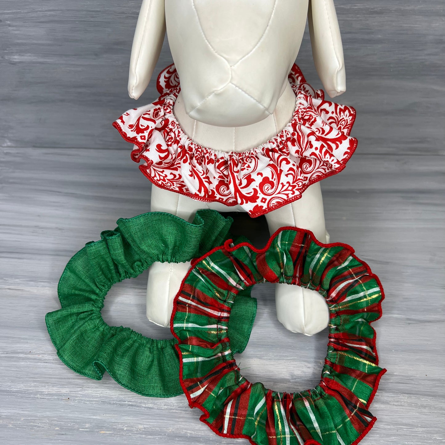 Holly Jolly - 3 Fancy Frills - Medium