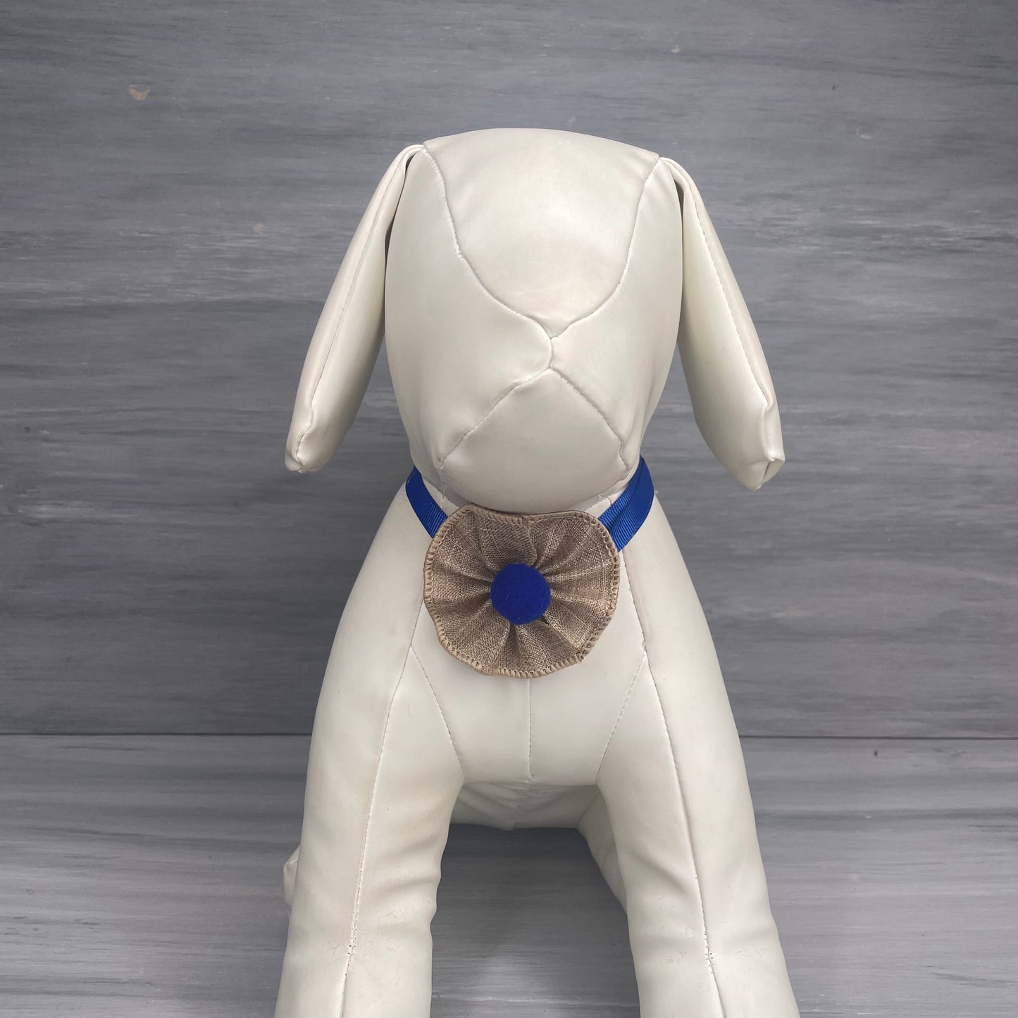Royal Orchard - 9 Ruffled Pom Neckwear