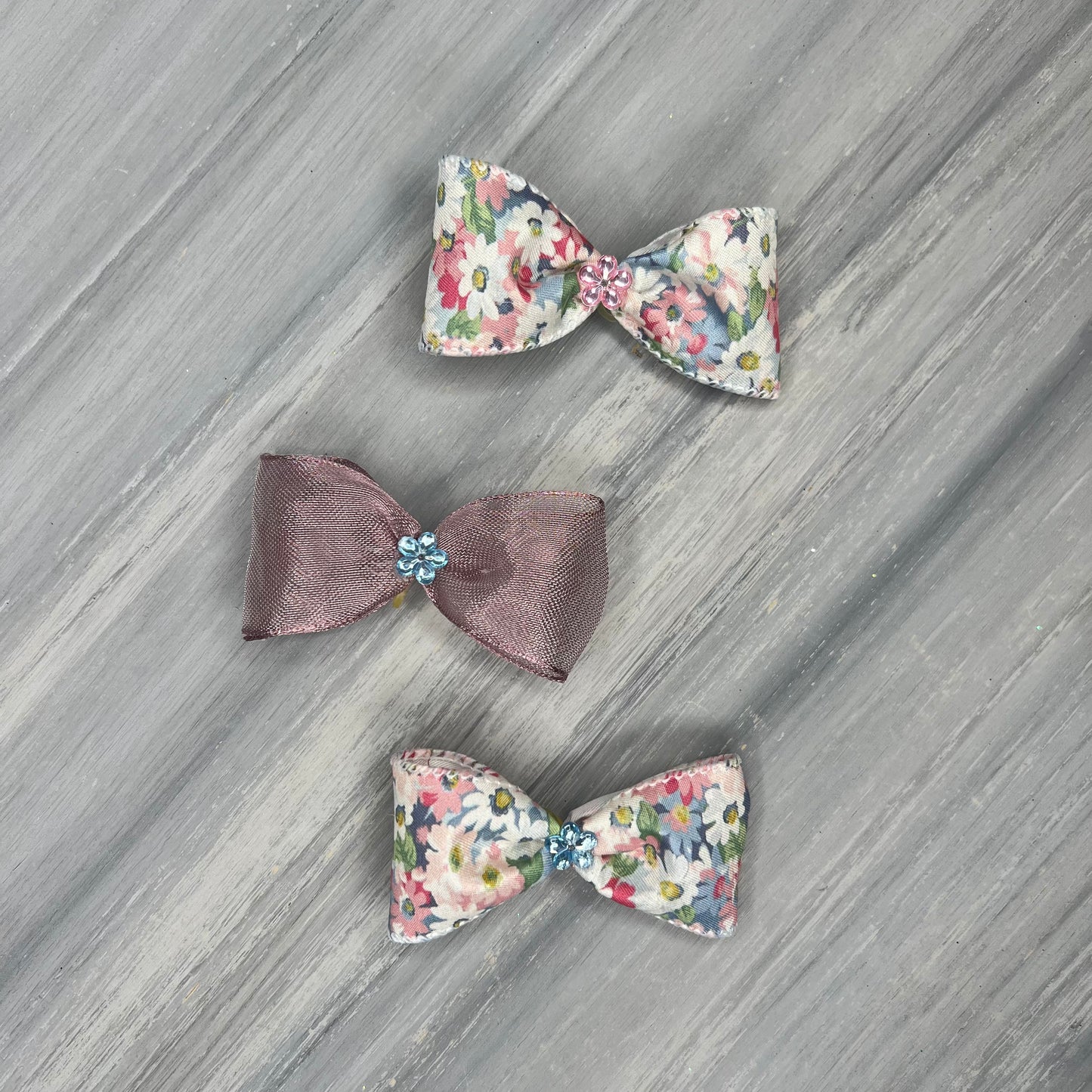 Spring Flowers - Classic - 8 Medium Bows