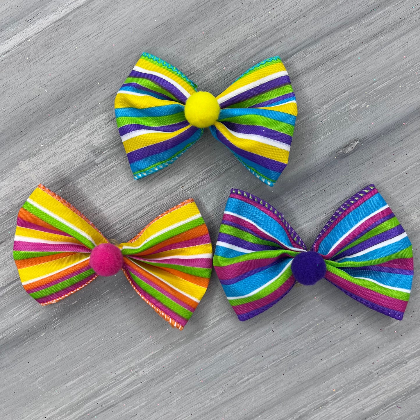 Taffy - Over The Top  - 12 Large Bows